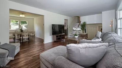 42 Stirling Ln, Wayne, NJ 07470 photo 7