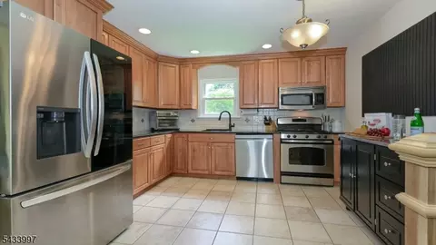 42 Stirling Ln, Wayne, NJ 07470 photo 10