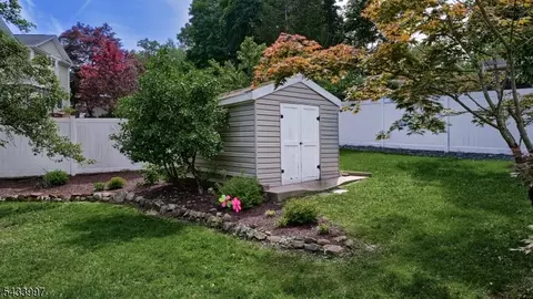 42 Stirling Ln, Wayne, NJ 07470 photo 34