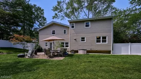 42 Stirling Ln, Wayne, NJ 07470 photo 30
