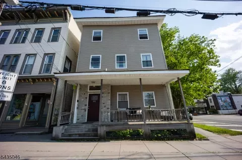 302 Front St, Belvidere, NJ 07823