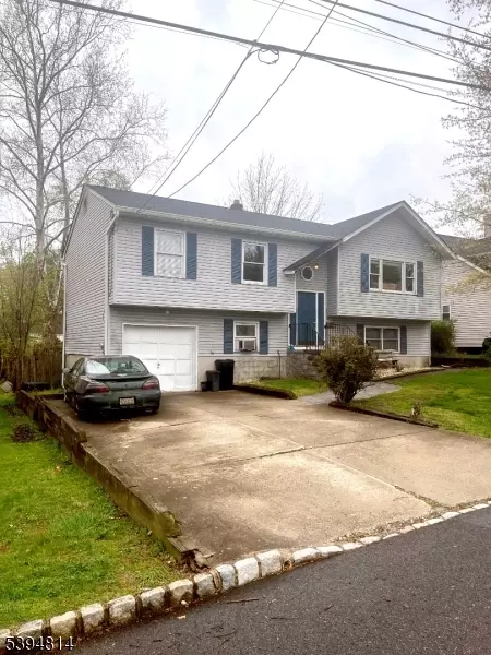 93 Hiawatha Blvd, Lake Hiawatha, NJ 07034