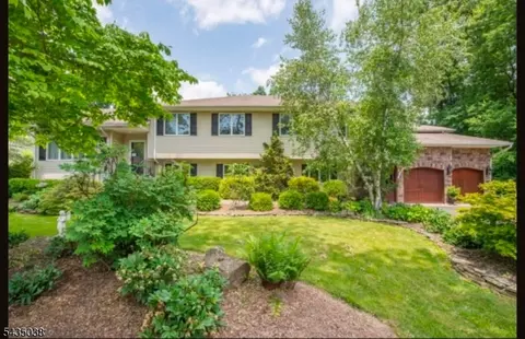111 Mckinley Ave, East Hanover, NJ 07936