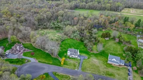 14 Thomas Rd, Lafayette, NJ 07848
