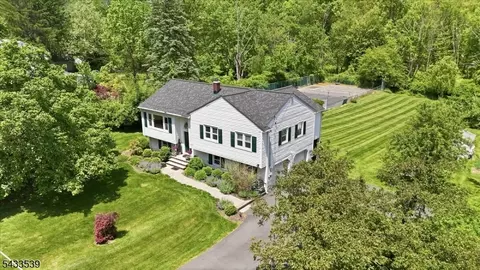 15 Mile Dr, Chester, NJ 07930