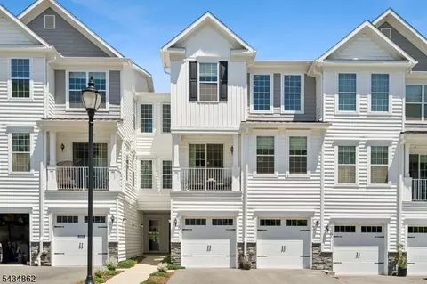 125 Sequoia Dr, Cedar Grove, NJ 07009