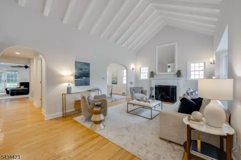 12 Duchamp Pl, Chatham, NJ 07928