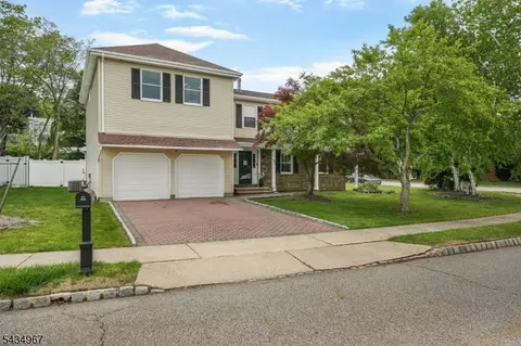 45 Holyoke Ct, Wayne, NJ 07470