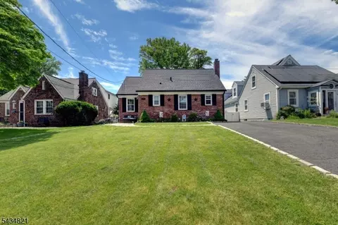 60 Merritt Ave, Dumont, NJ 07628