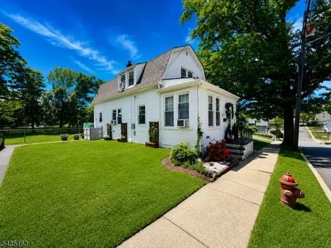 31 Hope St, Nutley Twp, NJ 07110