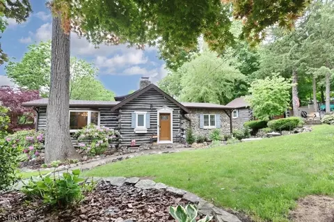 5 Longview Ln, Ringwood, NJ 07456