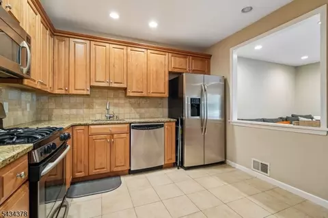 606 Park Pl, Springfield, NJ 07081 photo 8