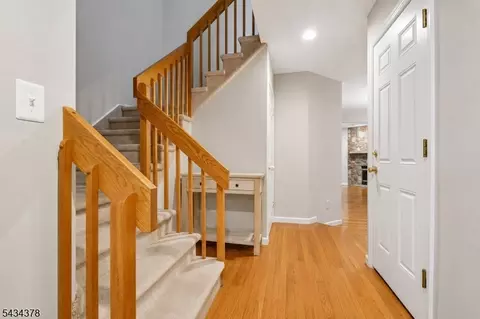 606 Park Pl, Springfield, NJ 07081 photo 3