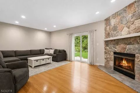 606 Park Pl, Springfield, NJ 07081 photo 5