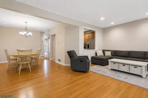 606 Park Pl, Springfield, NJ 07081 photo 6