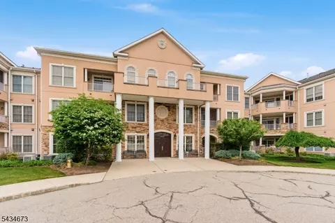 1328 Hamilton Dr, Rockaway, NJ 07866