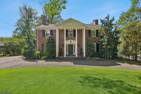 11 Cayuga Way, Short Hills, NJ 07078