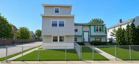 237 Smith St, Newark, NJ 07106