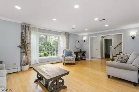 596 Terhune Dr, Wayne, NJ 07470 photo 6