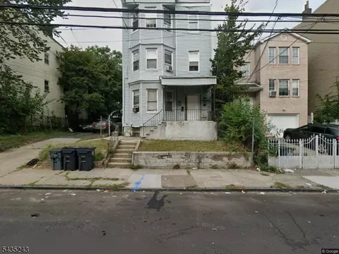 313 S 11th St, Newark, NJ 07103