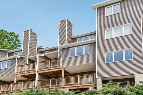 304 Heights Dr, Haledon, NJ 07508