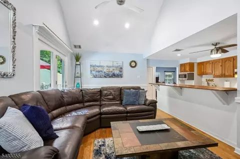 11 Lake Trl E, Wayne, NJ 07470 photo 23