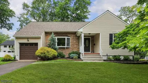 211 Cranford Ave, Cranford, NJ 07016