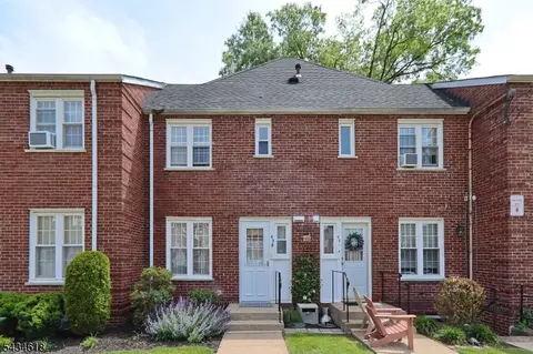 43 Parkway Vlg # B, Cranford, NJ 07016