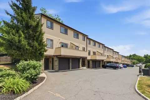 31 Chelsea Way, Bridgewater, NJ 08807
