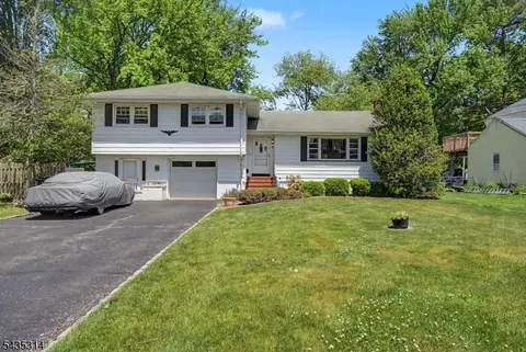 6 Hilltop Ave, Clark, NJ 07066