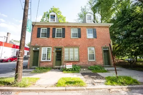 332 Water St, Belvidere, NJ 07823