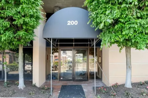 200 Division St #6G, Cliffside Park, NJ 07010
