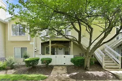 78 Sage Ct, Bedminster, NJ 07921