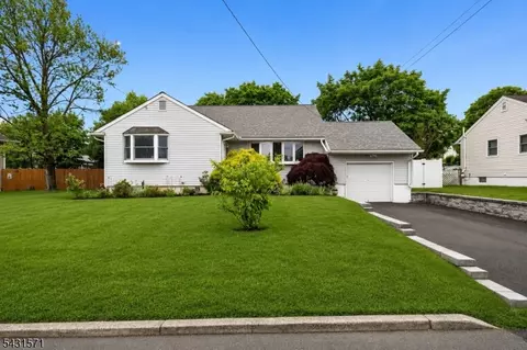 10 Briarwood Dr, Somerset, NJ 08873
