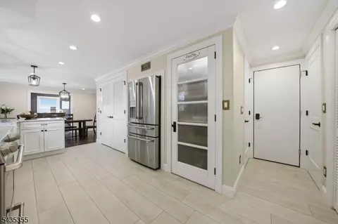 Kitchen - 35 Stuart St, Waldwick, NJ 07463 photo 3 of 4
