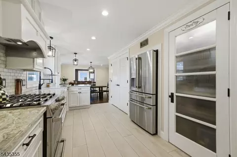 Kitchen - 35 Stuart St, Waldwick, NJ 07463 photo 2 of 4