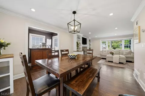 Dining - 35 Stuart St, Waldwick, NJ 07463 photo 2 of 2