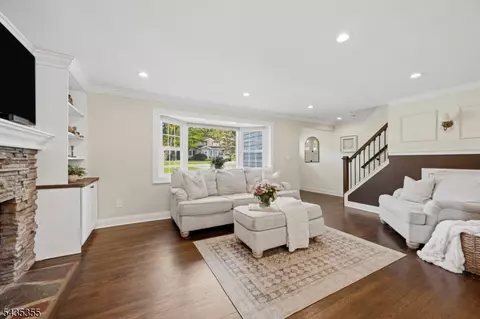 Living - 35 Stuart St, Waldwick, NJ 07463 photo 1 of 1