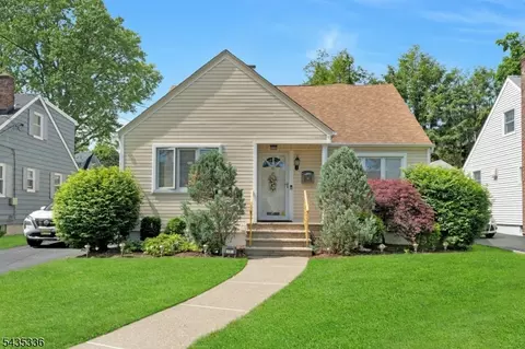 45 W Oldis St, Rochelle Park, NJ 07662