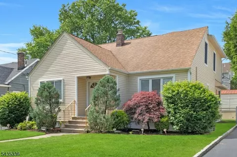 45 W Oldis St, Rochelle Park, NJ 07662