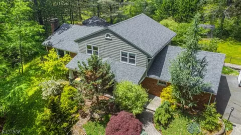 24 Brookvale Rd, Kinnelon, NJ 07405
