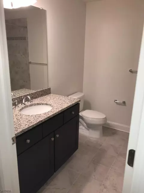 Bath - 36 Elston Ct, Haskell, NJ 07420 photo 3 of 4