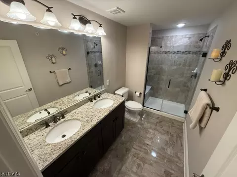 Bath - 36 Elston Ct, Haskell, NJ 07420 photo 1 of 4