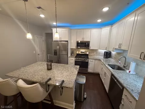 Kitchen - 36 Elston Ct, Haskell, NJ 07420 photo 1 of 4
