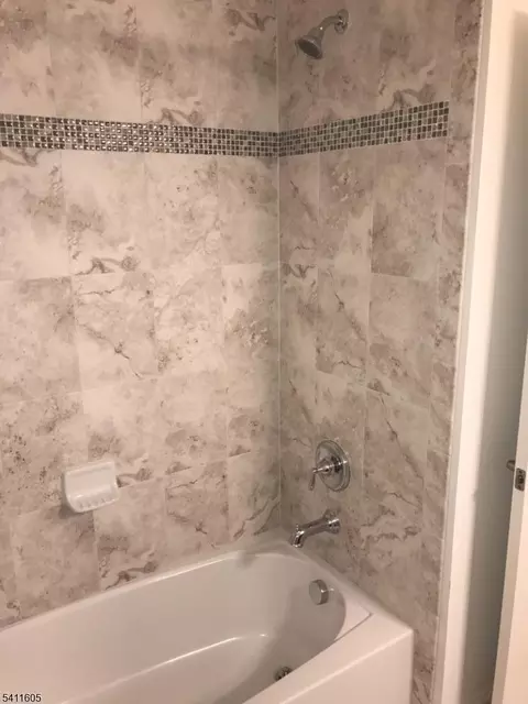 Bath - 36 Elston Ct, Haskell, NJ 07420 photo 4 of 4
