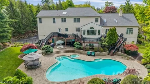 15 Skytop Dr, Denville, NJ 07834
