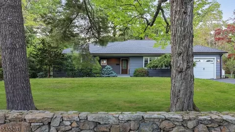 40 Old Army Rd, Bernardsville, NJ 07924