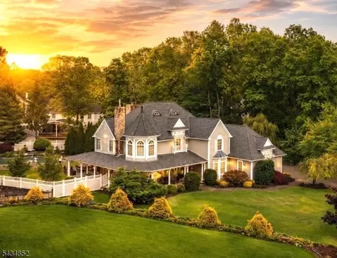 6 Princess Ct, Oak Ridge, NJ 07438