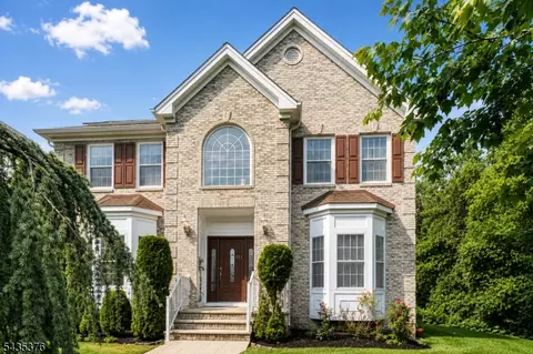 111 Delmonico Ave, Somerset, NJ 08873