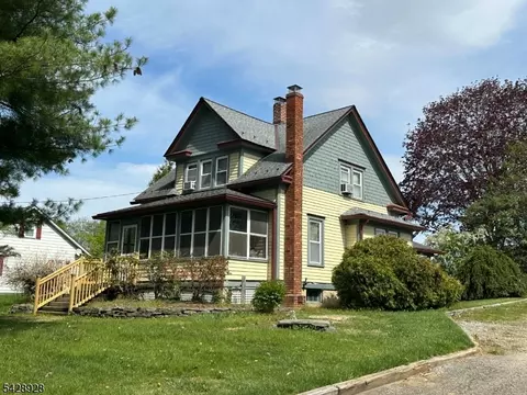 13 Cemetery Rd, Great Meadows, NJ 07838